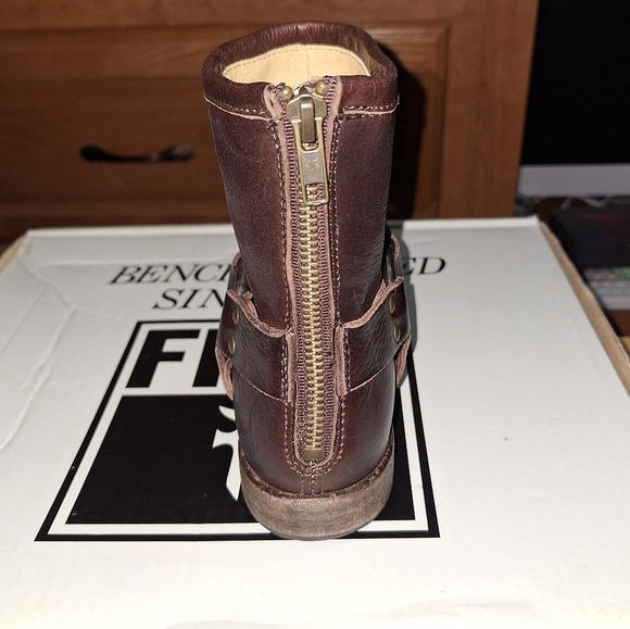 A pair of Frye Phillip Harness dark brown ankle boots in a women's size 6. EUC - Picture 3 of 14